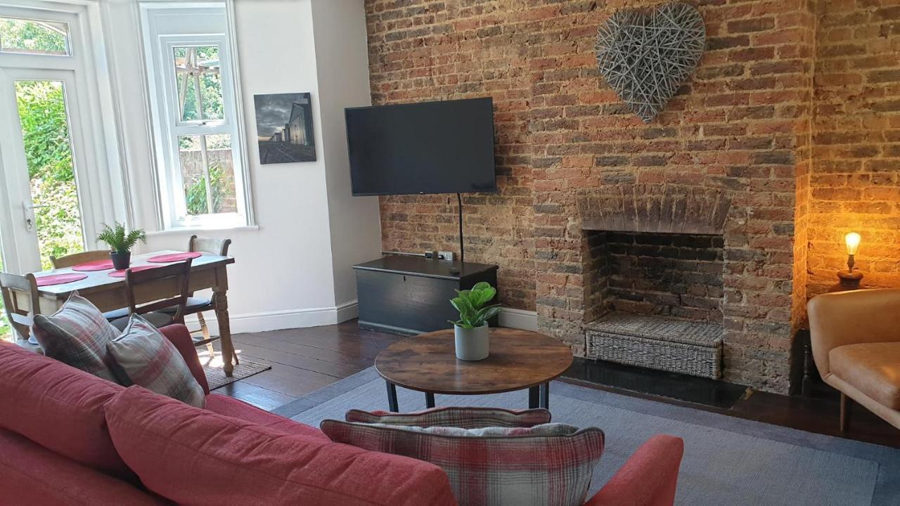 Beautiful Garden Apartment In Leafy St Leonards 5 Mins To Beach Exterior foto